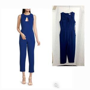 Calvin Klein NWT Cut-Out Scuba Crepe Keyhole Jumpsuit Size 4